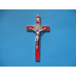 Krzyż metalowy z medalem Św.Benedykta 20 cm.Wersja Lux czerwony
